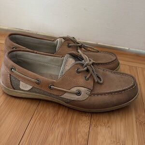 Sperry topsiders